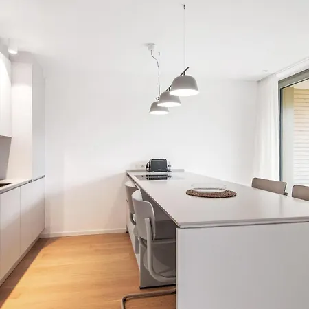 1 Bedroom Stunning In Tossens Apartment